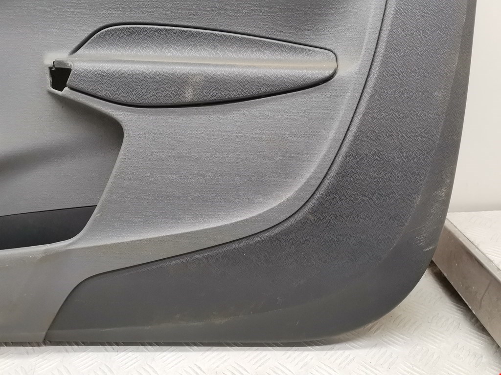 Обшивка двери передняя правая FORD KA 2009-2016