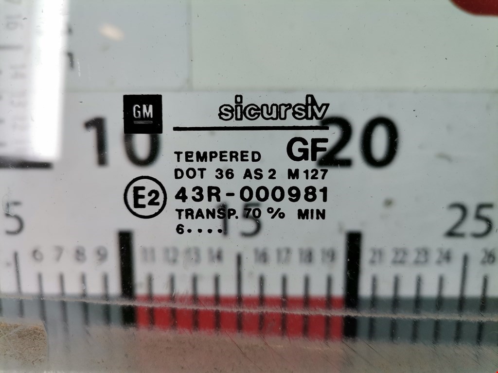 Стекло двери переднее правое OPEL Astra F 1991-2000