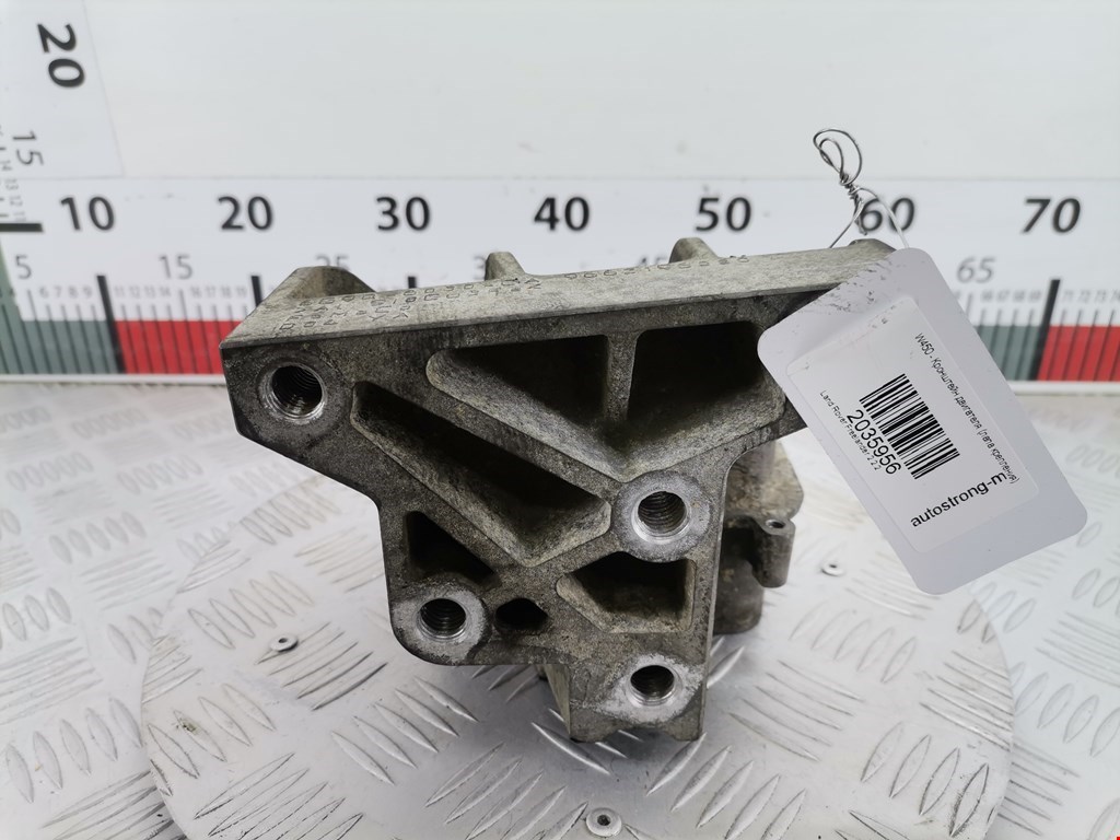 Кронштейн (крепление лапа) двигателя Land Rover Freelander 2 (2006-2014)