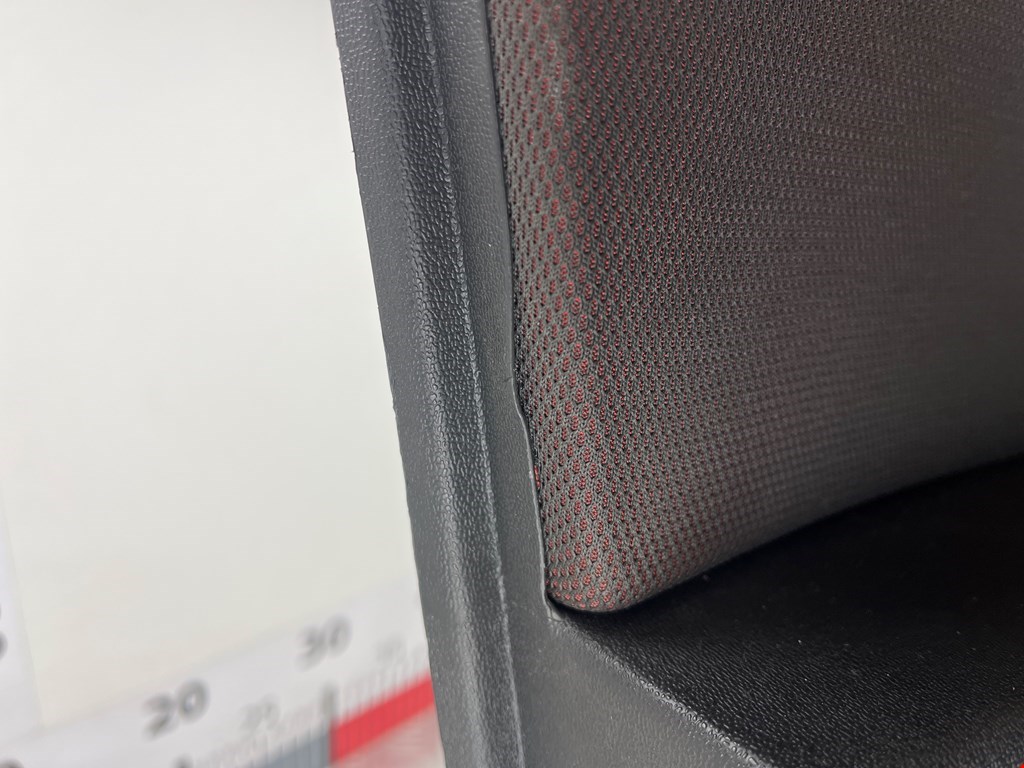 Обшивка двери передняя левая SEAT Leon 2005-2012