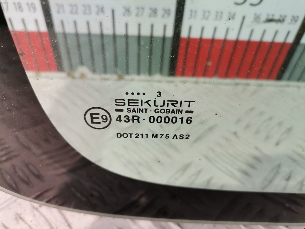 Стекло двери заднее левое CITROEN Berlingo 1996-2012