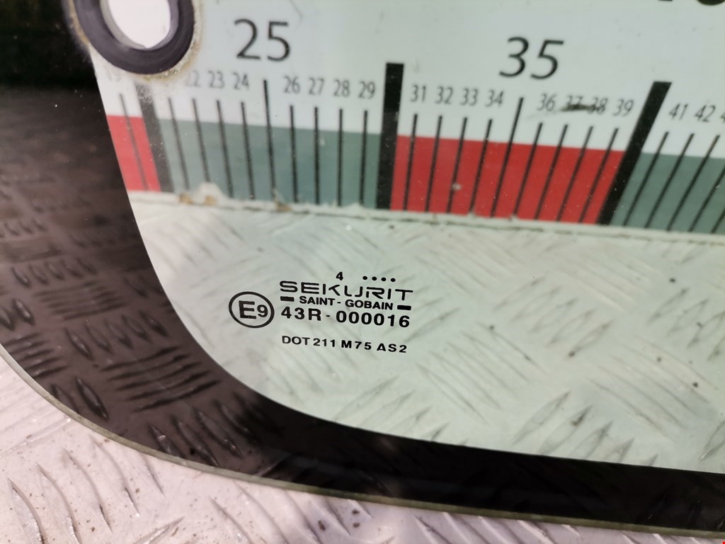 Стекло двери заднее левое CITROEN Berlingo 1996-2012