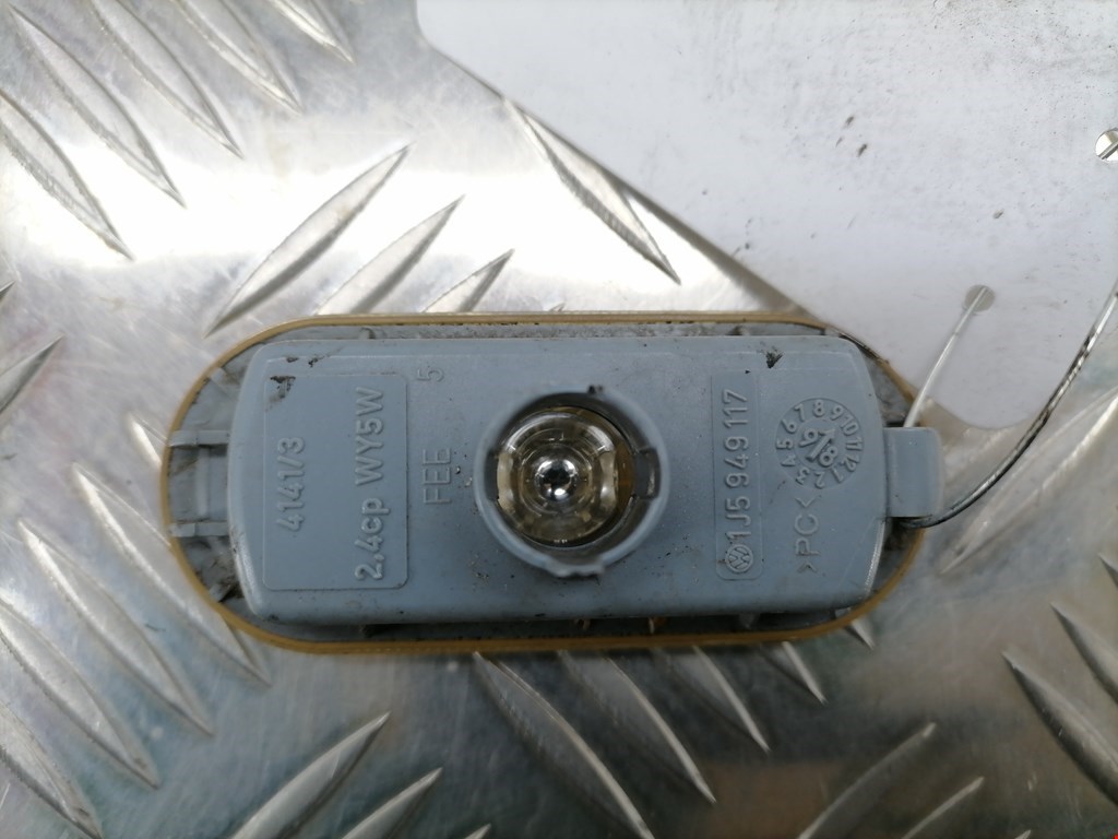 Повторитель на крыло VOLKSWAGEN Bora 1998-2005