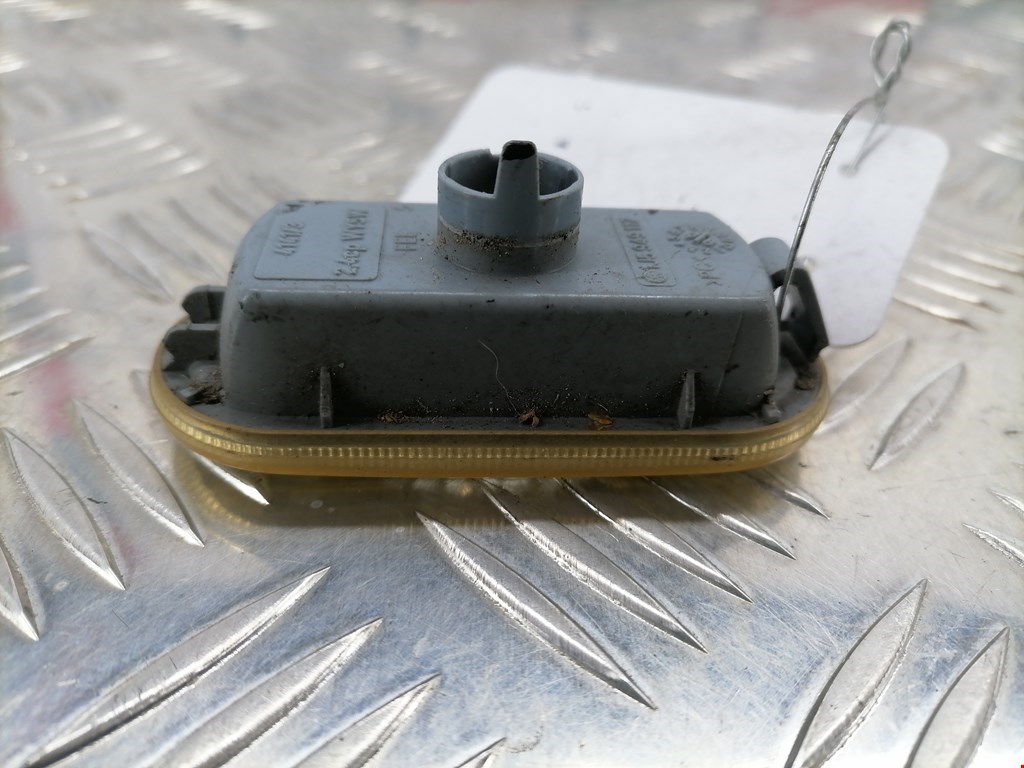 Повторитель на крыло VOLKSWAGEN Bora 1998-2005