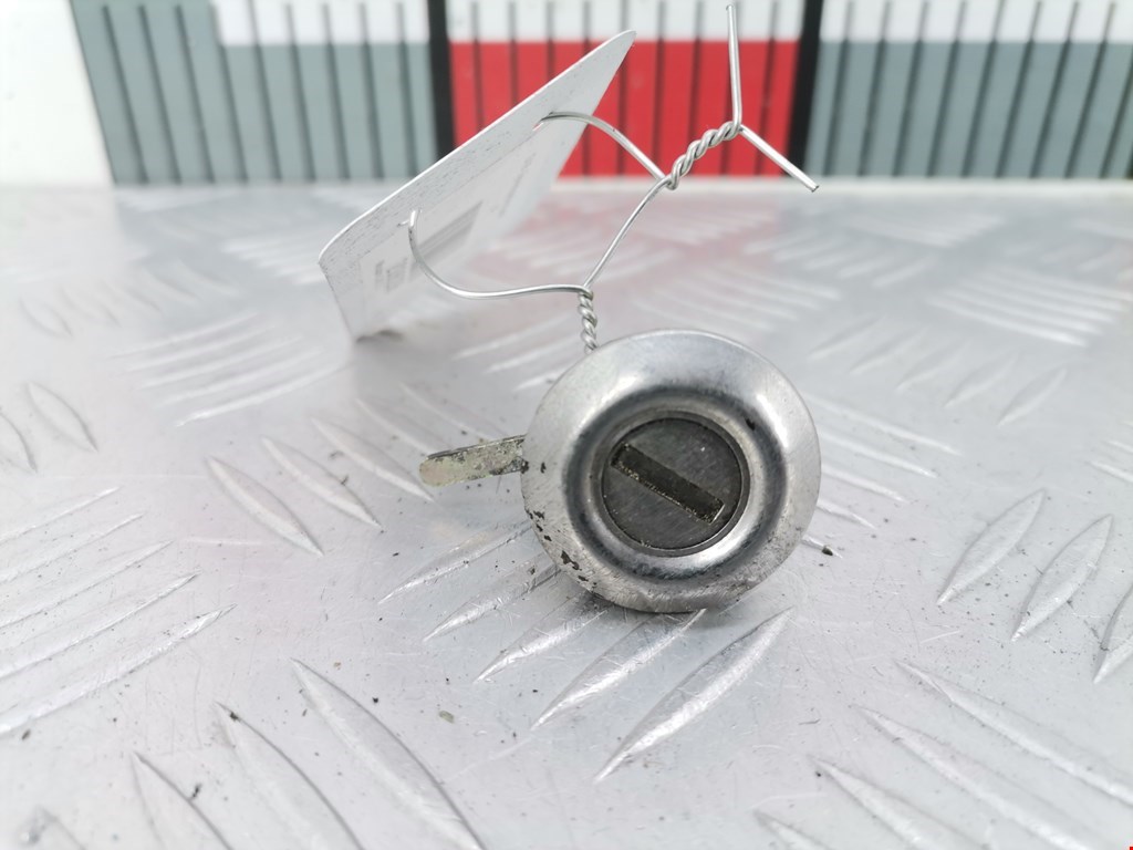 Вставка замка багажника MITSUBISHI L300 1986-1999