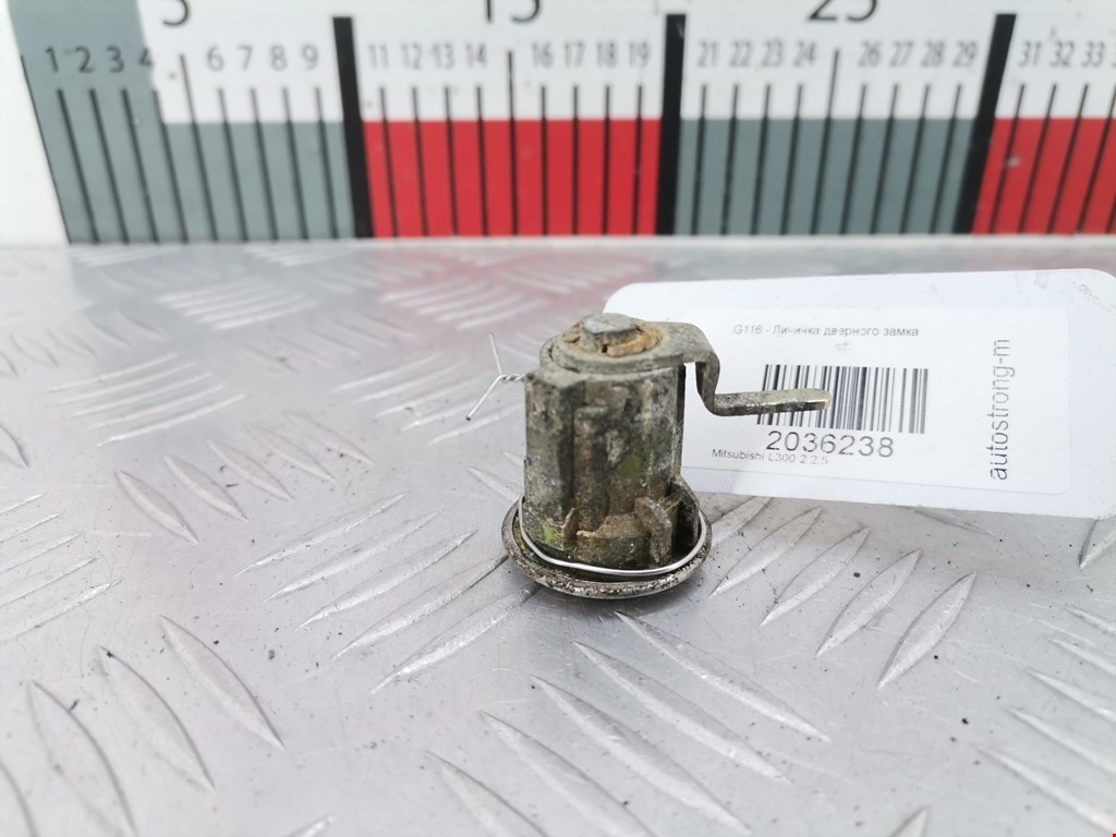 Вставка замка багажника MITSUBISHI L300 1986-1999