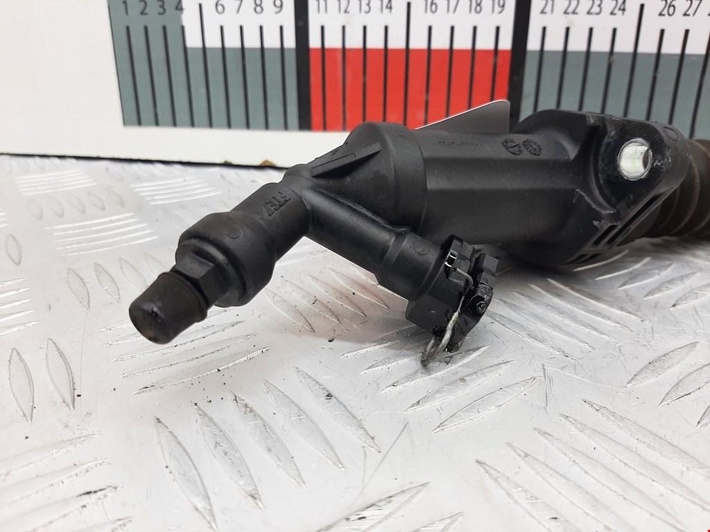 Цилиндр сцепления рабочий BMW 3er E90/E91 2005-2012