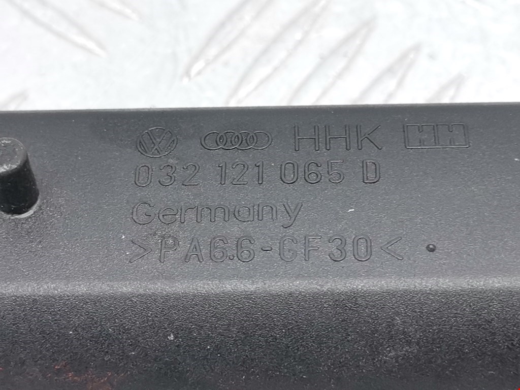 Патрубок VOLKSWAGEN Polo III 1994-2001