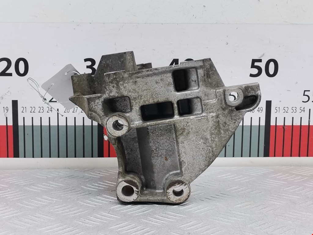 Кронштейн генератора Ford Focus 1 (1998-2005)