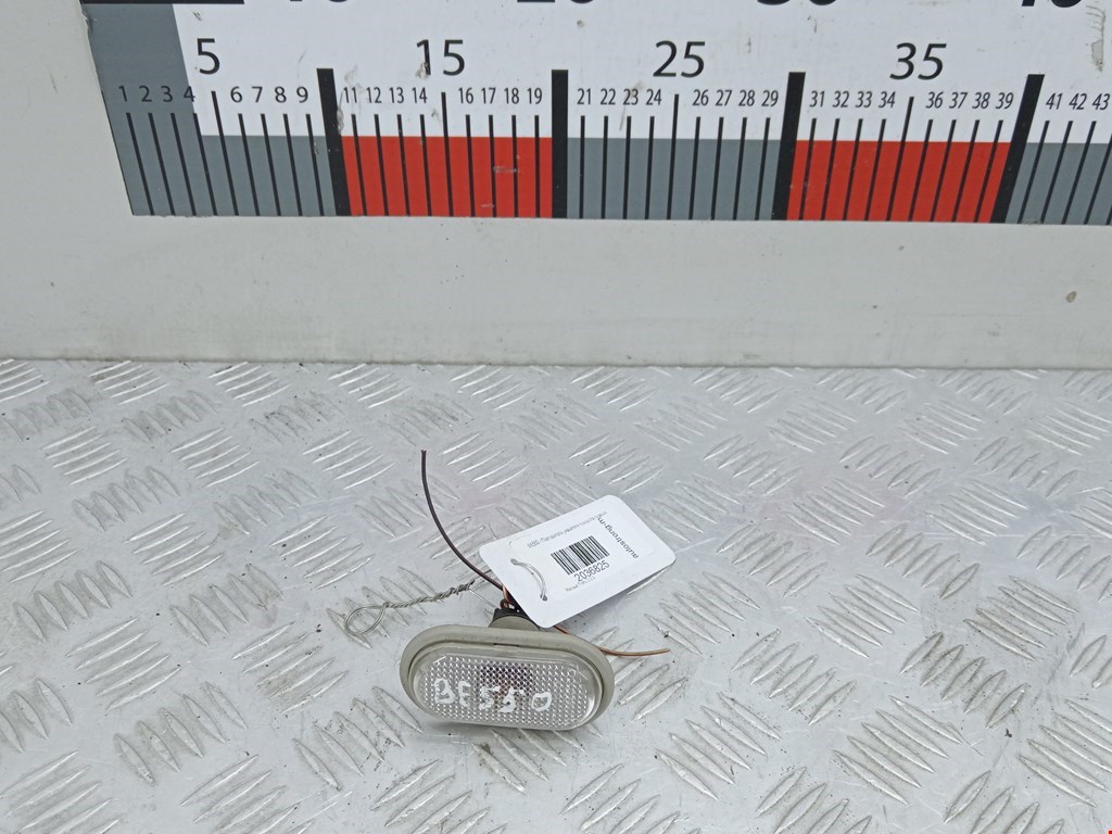 Повторитель на крыло RENAULT Trafic II 2001-2014