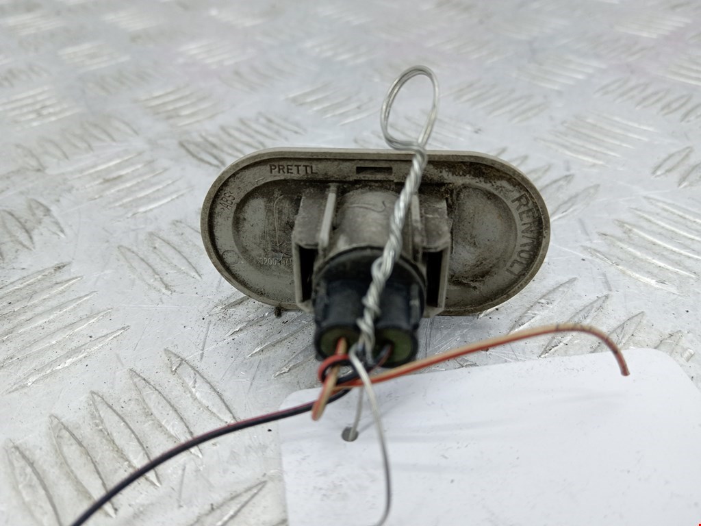 Повторитель на крыло RENAULT Trafic II 2001-2014