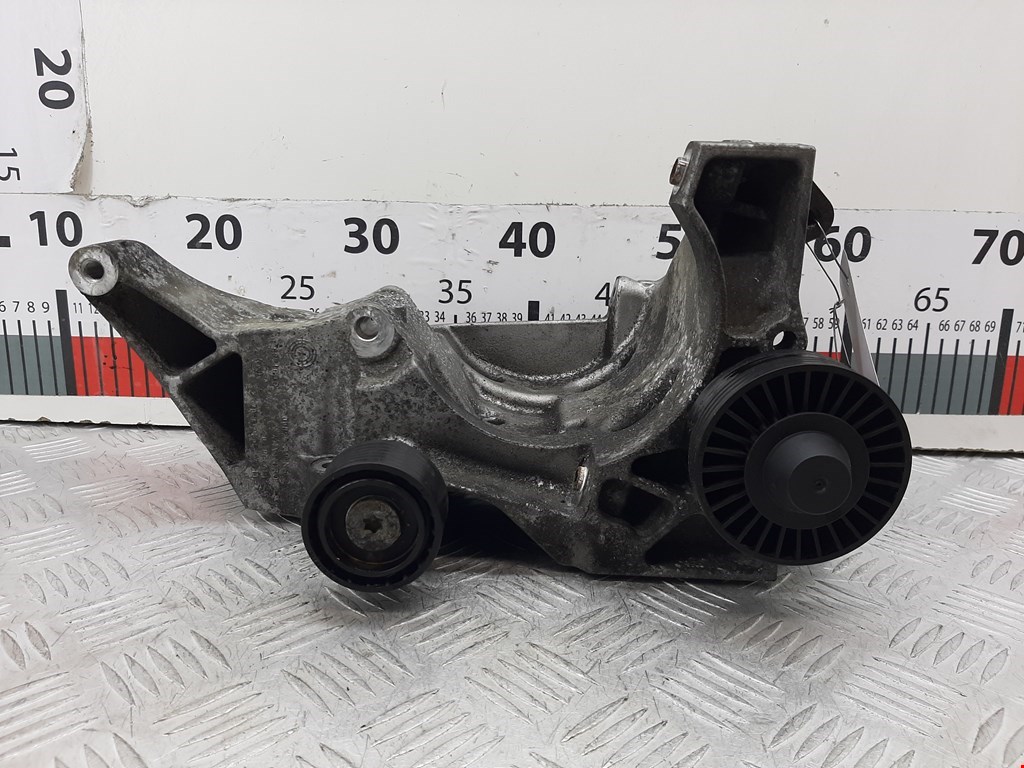 Кронштейн генератора BMW 3er E90/E91 2005-2012