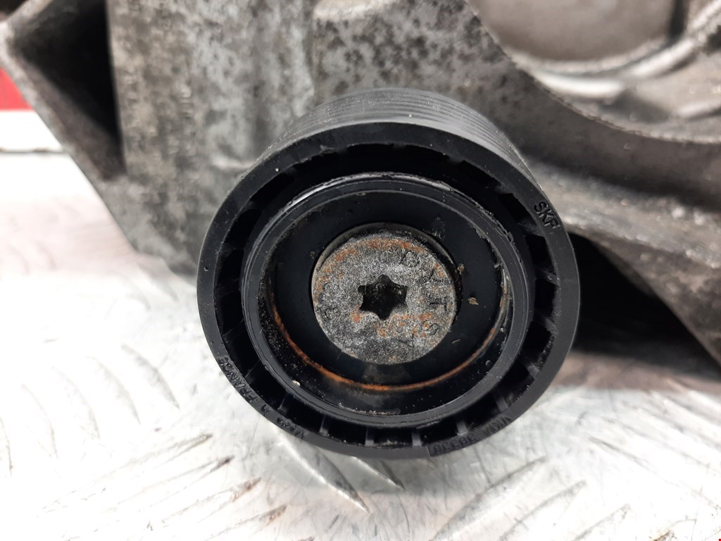 Кронштейн генератора BMW 3er E90/E91 2005-2012