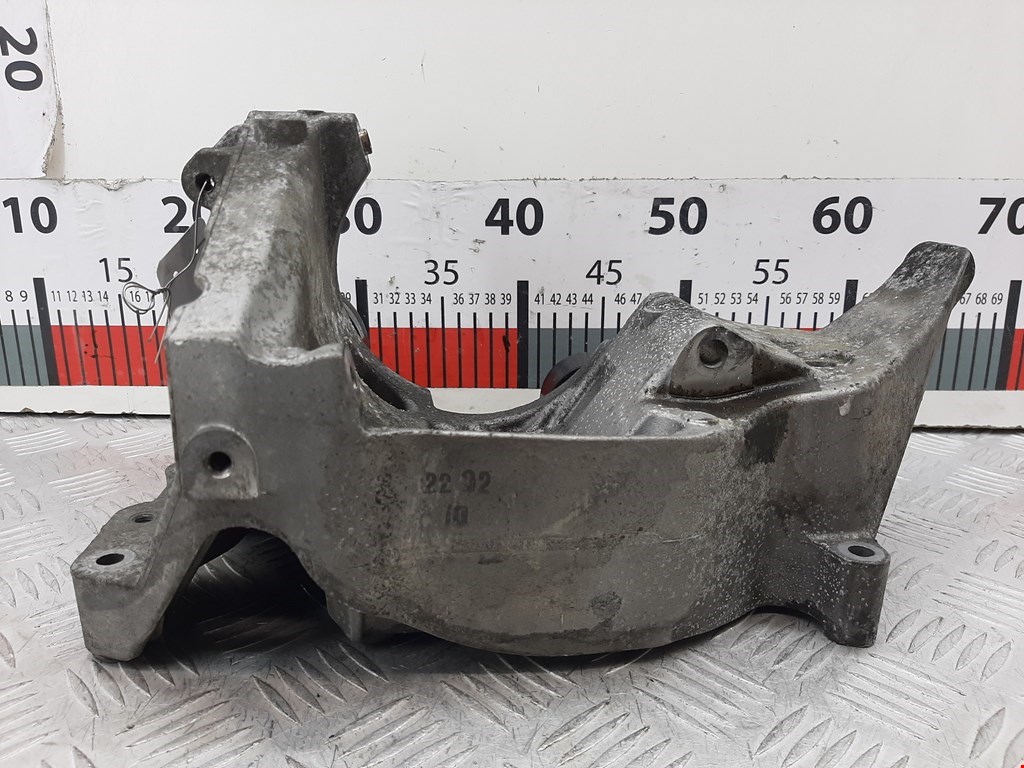 Кронштейн генератора BMW 3er E90/E91 2005-2012