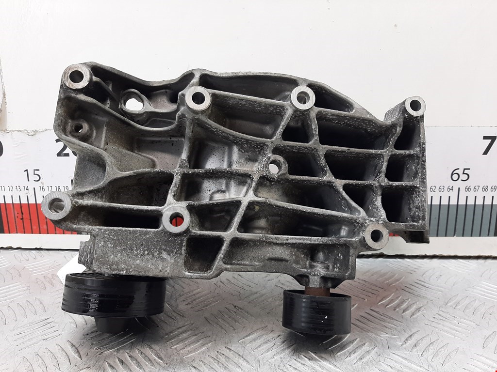 Кронштейн генератора BMW 3er E90/E91 2005-2012