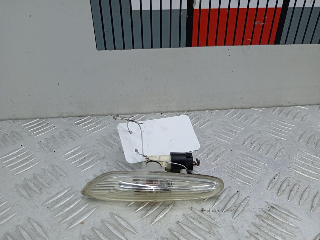 Повторитель указателя поворота левый BMW 1-Series (E81/E82/E87/E88) (2004-2014)