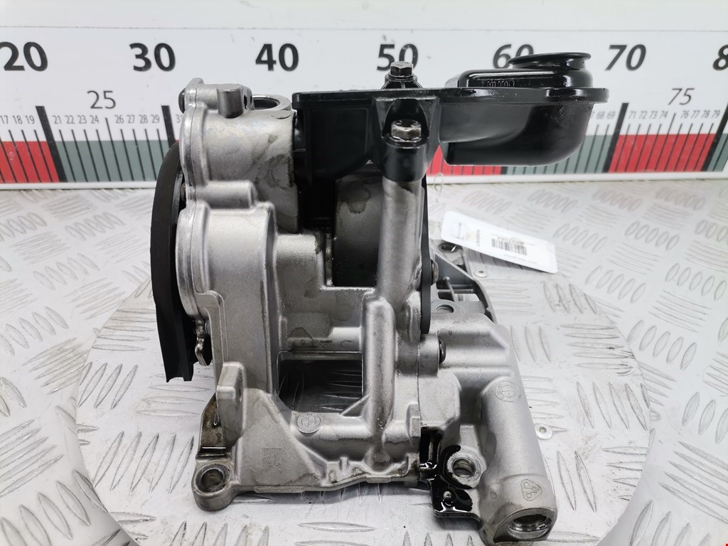 Насос масляный BMW 5er 5 серия F10/F11/F07 2009-2017