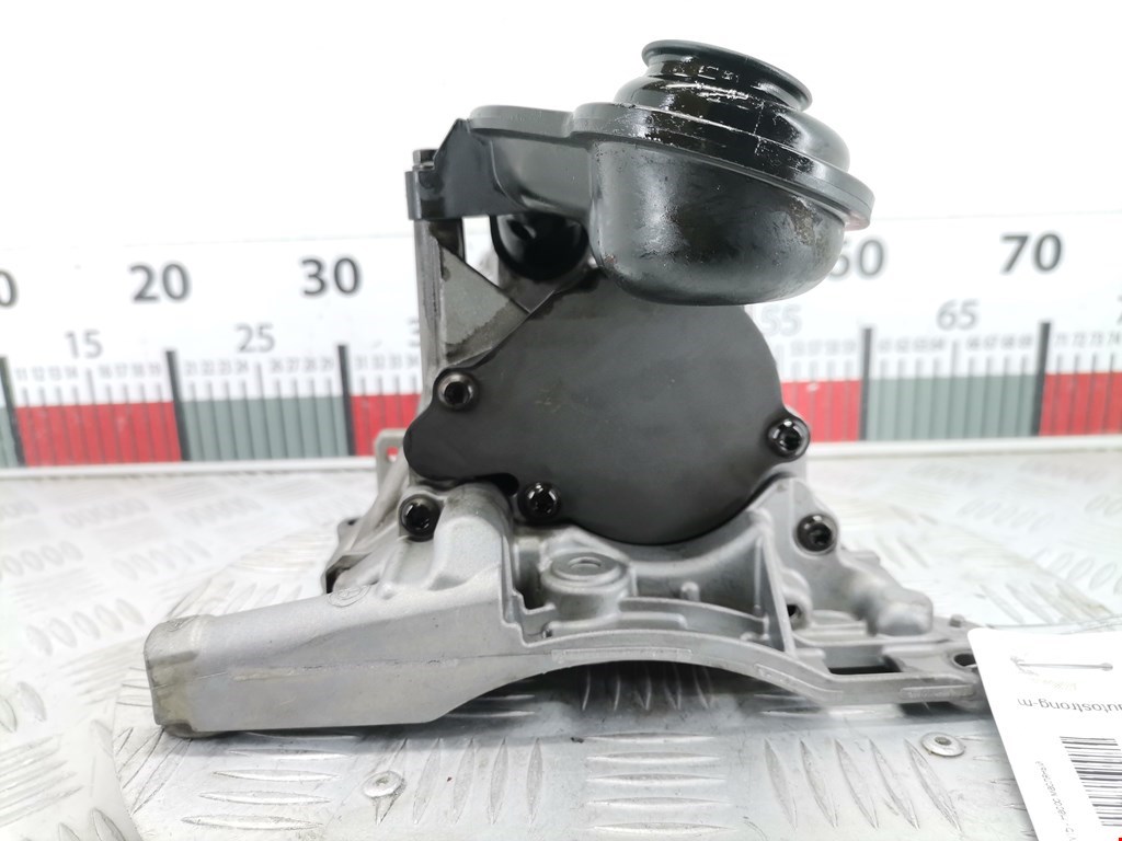 Насос масляный BMW 5er 5 серия F10/F11/F07 2009-2017