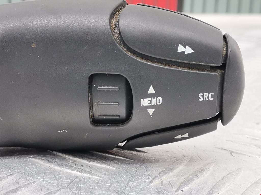 Переключатель подрулевой управления магнитолой CITROEN C5 I 2001-2008