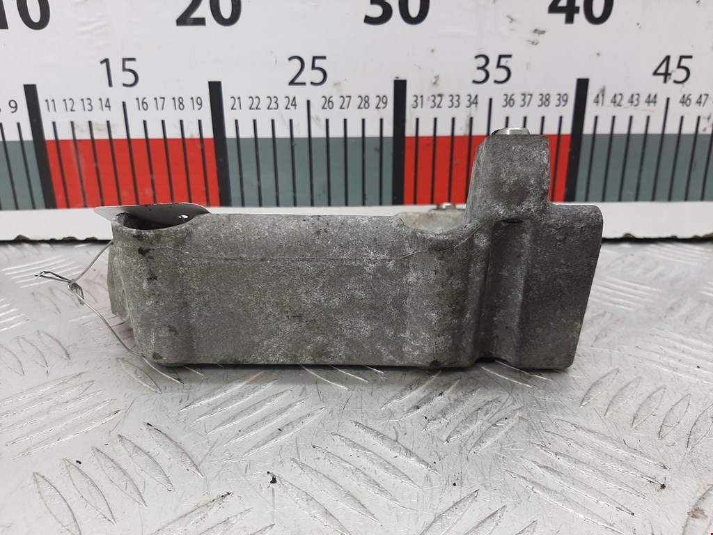 Кронштейн кондиционера BMW 1er E81\E87 2004-2011