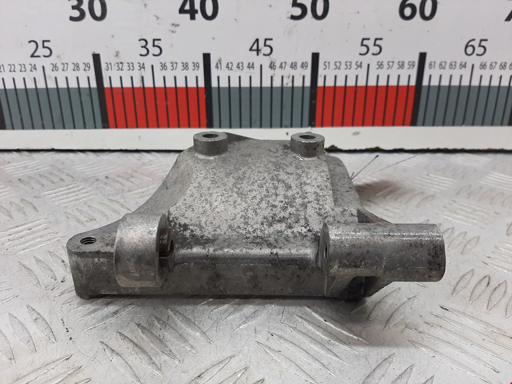 Кронштейн кондиционера AUDI A6 C5 1997-2004