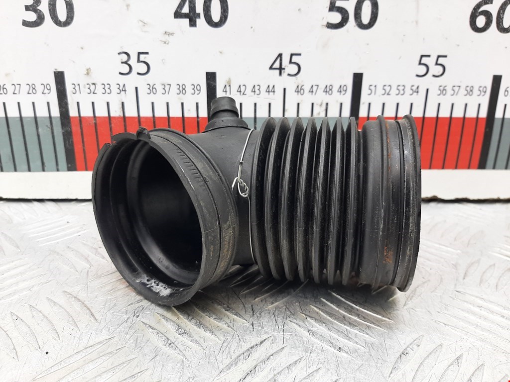 Патрубок воздушного фильтра BMW 1er E81\E87 2004-2011