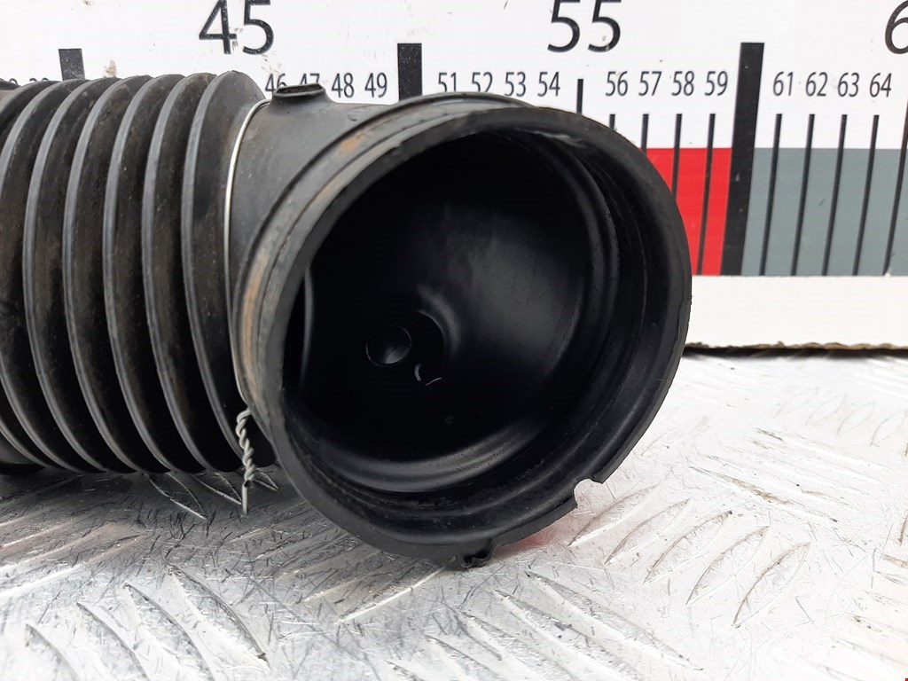 Патрубок воздушного фильтра BMW 1er E81\E87 2004-2011