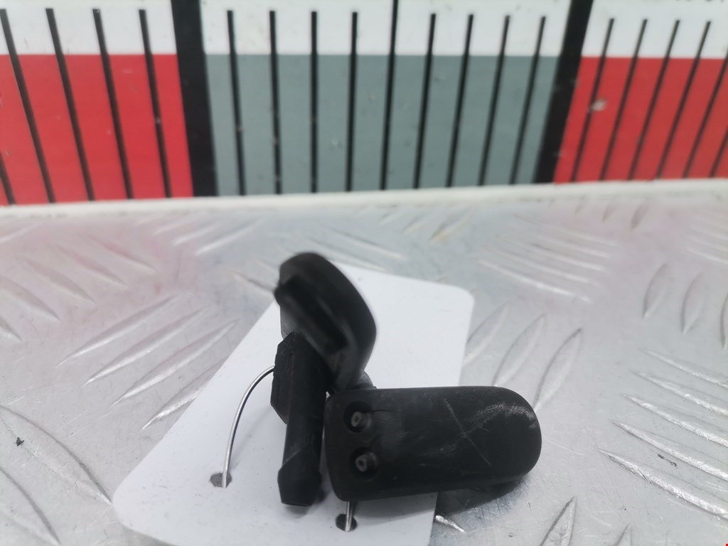 Форсунка омывателя лобового стекла VOLKSWAGEN Golf III 1991-1997