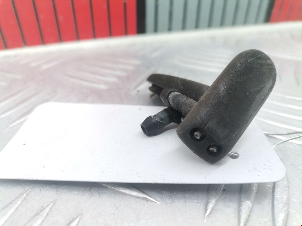 Форсунка омывателя лобового стекла VOLKSWAGEN Golf III 1991-1997