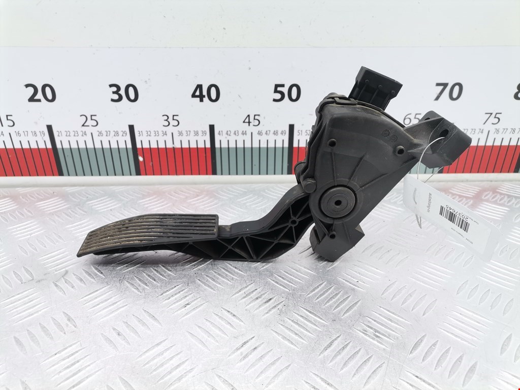 Педаль газа OPEL Signum 2003-2008