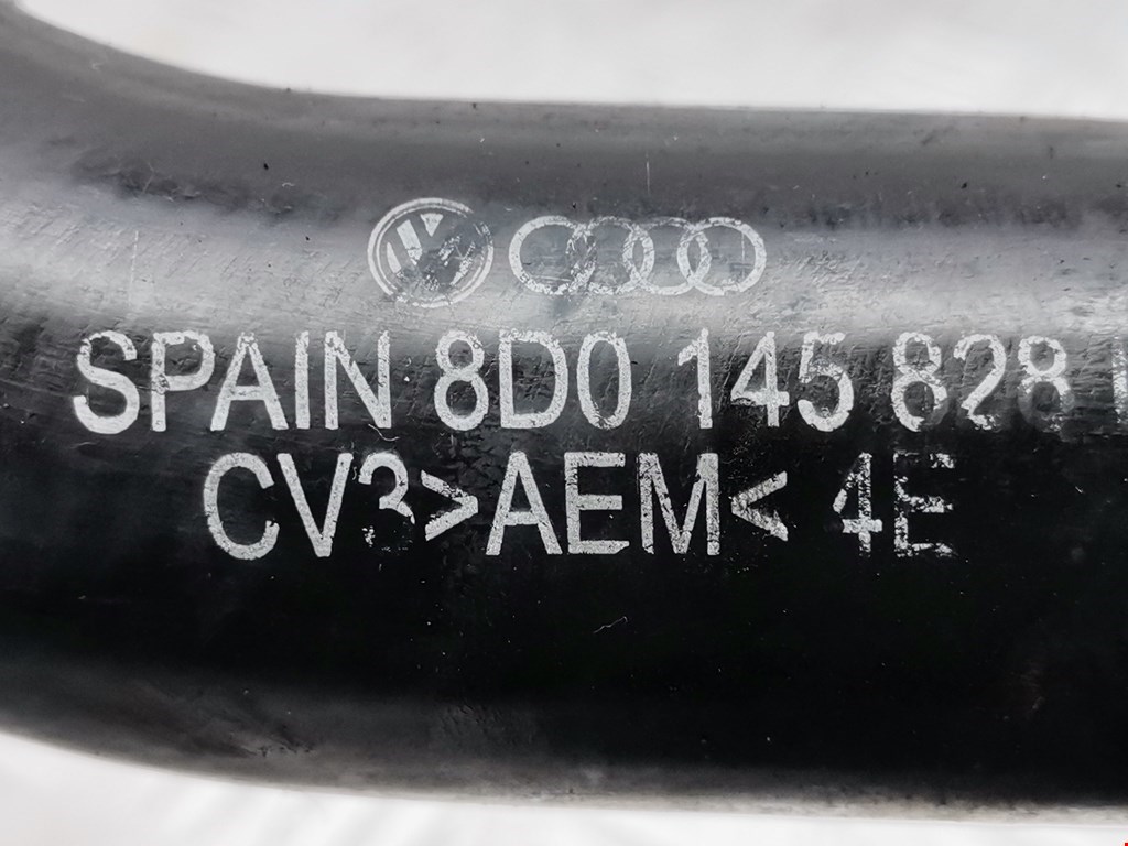 Патрубок интеркулера VOLKSWAGEN Passat B5 1997-2005