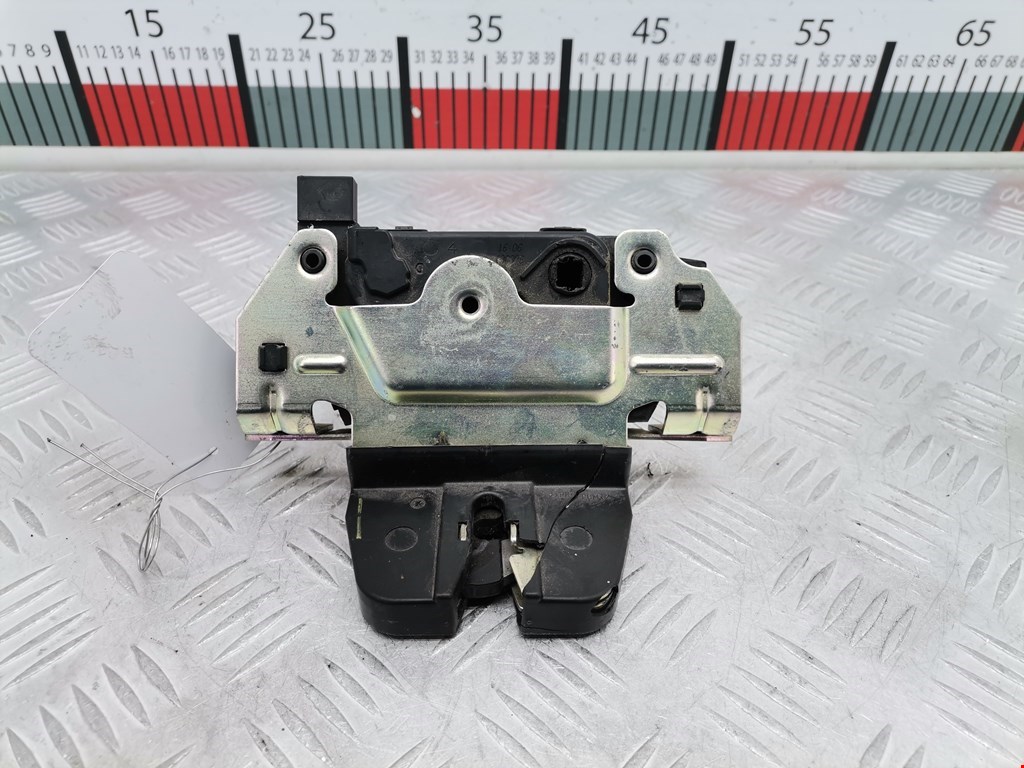 Замок багажника (крышки двери) OPEL Zafira B 2005-2012
