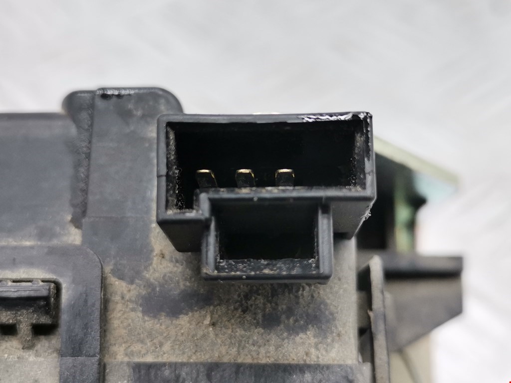 Замок багажника (крышки двери) OPEL Zafira B 2005-2012