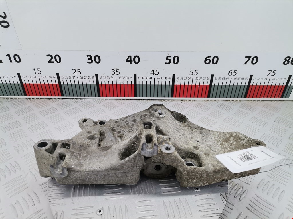 Кронштейн генератора RENAULT Megane II 2002-2009