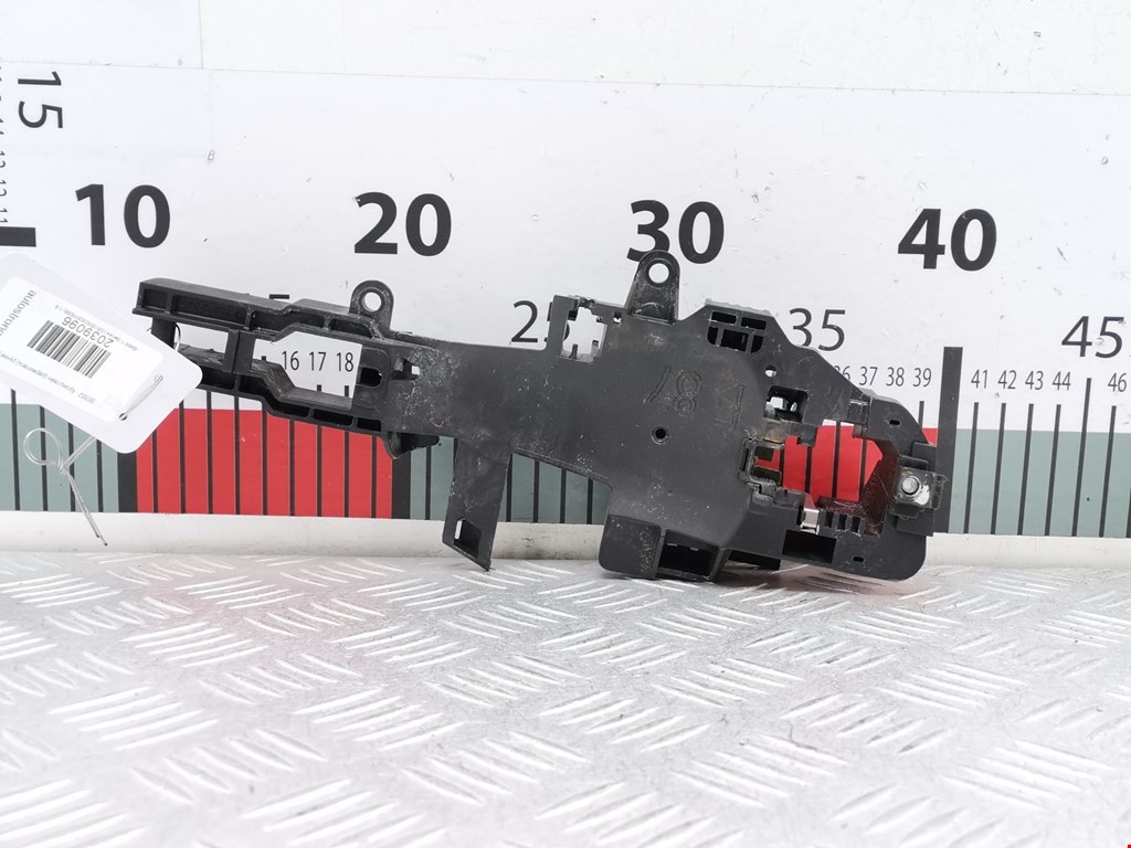 Кронштейн ручки BMW 1er E81\E87 2004-2011