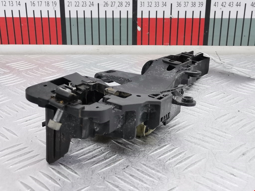 Кронштейн ручки BMW 1er E81\E87 2004-2011