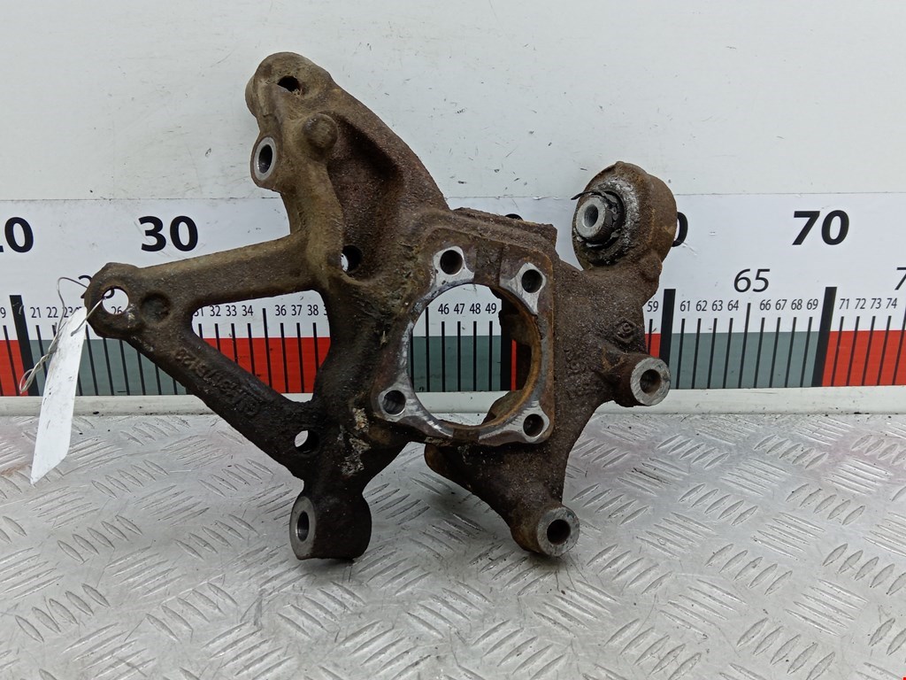 Кулак задний правый Opel Vectra C (2002-2008)