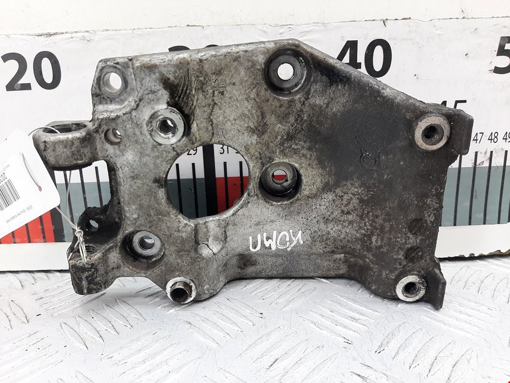 Кронштейн кондиционера VOLVO V50 I 2004-2012