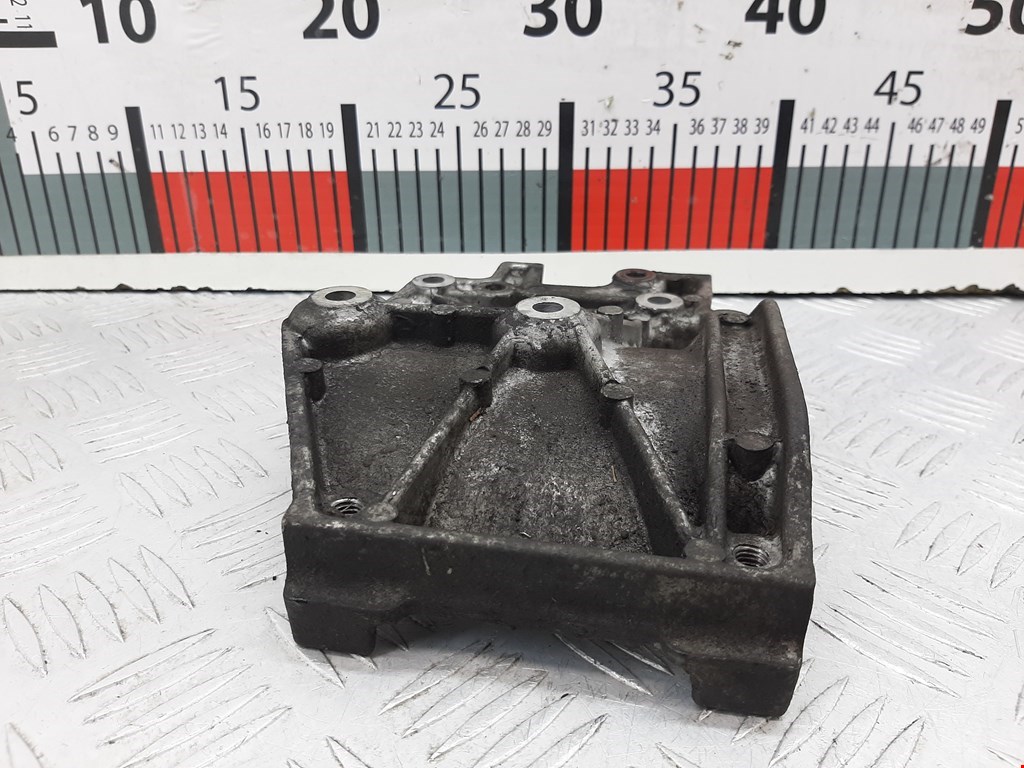 Кронштейн кондиционера VOLVO V50 I 2004-2012