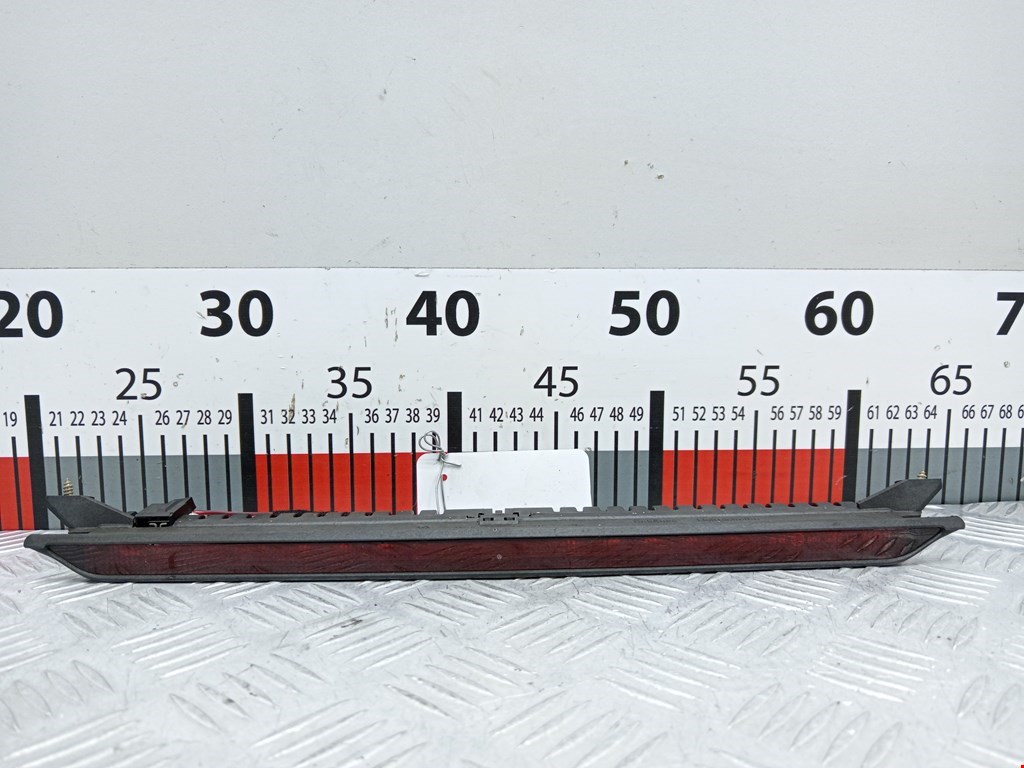 Фонарь дополнительный тормозной (стоп-сигнал) Volkswagen Golf 4 (1997-2004)