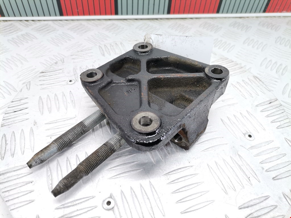 Кронштейн (крепление лапа) двигателя Honda Civic 8 (2005-2011)