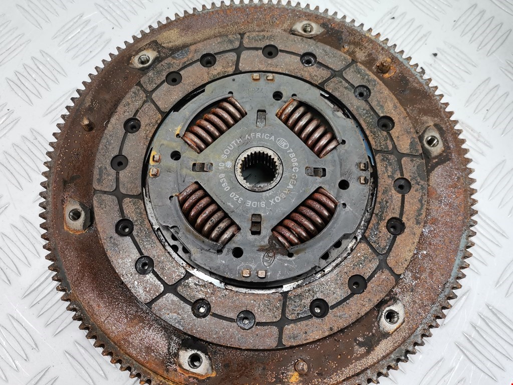 Маховик (демпфер сцепления) VOLKSWAGEN Fox 2005-2011