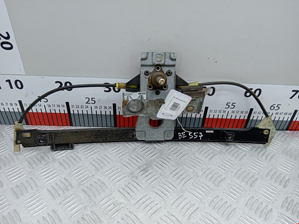 Стеклоподъемник задний правый VOLKSWAGEN Golf III 1991-1997