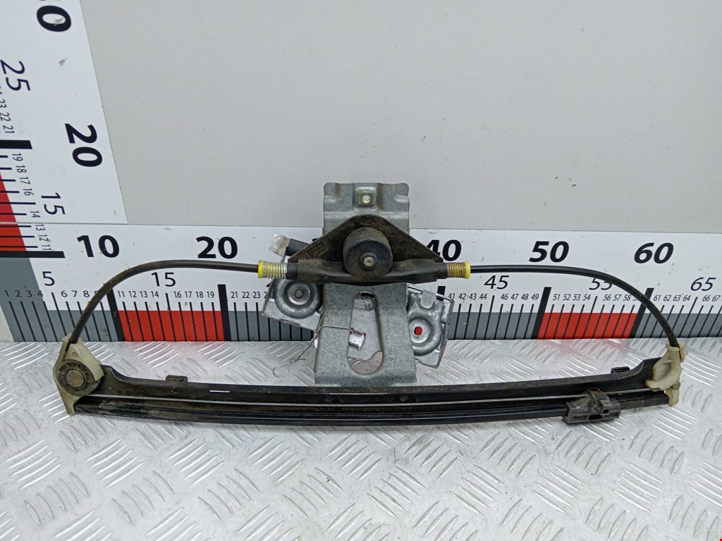 Стеклоподъемник задний правый VOLKSWAGEN Golf III 1991-1997