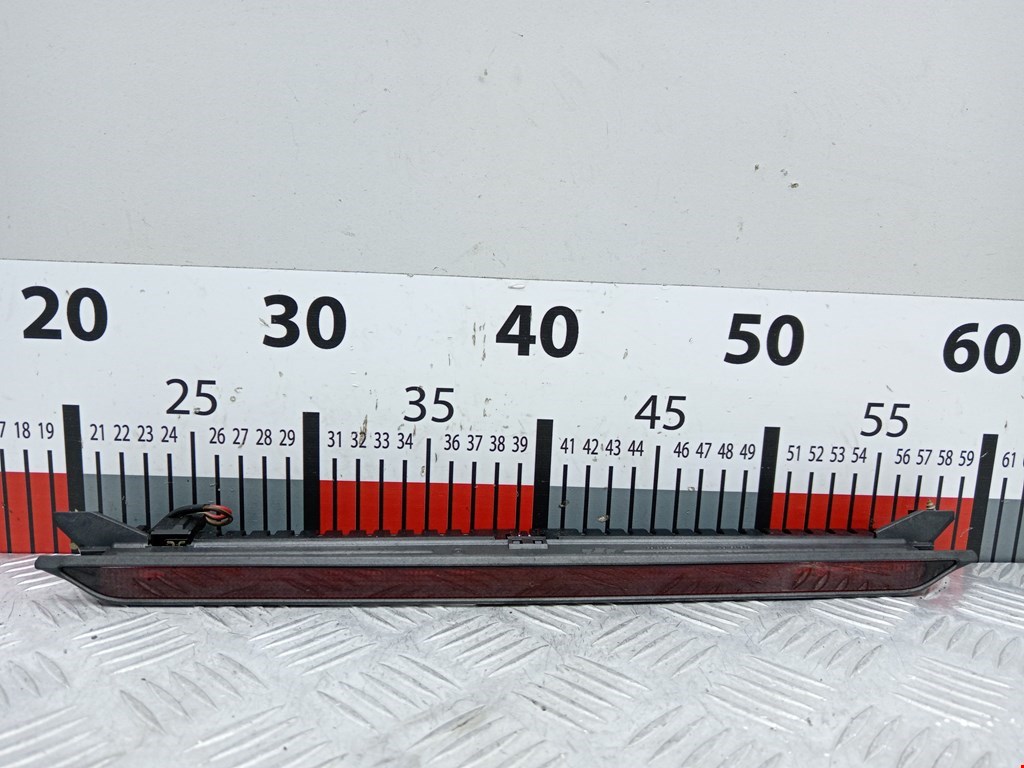 Фонарь дополнительный тормозной (стоп-сигнал) Volkswagen Golf 4 (1997-2004)