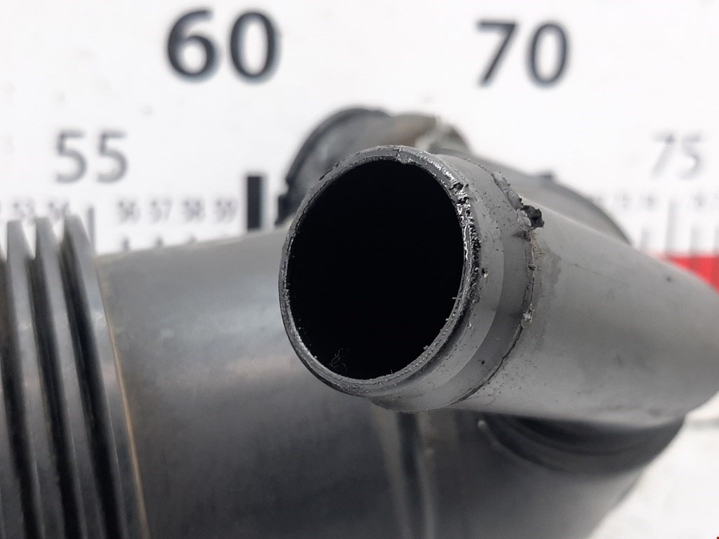 Патрубок воздушного фильтра VOLKSWAGEN Crafter 2006-2016