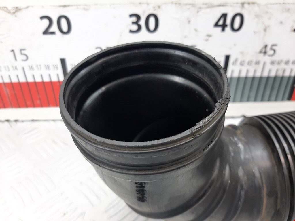 Патрубок воздушного фильтра VOLKSWAGEN Crafter 2006-2016