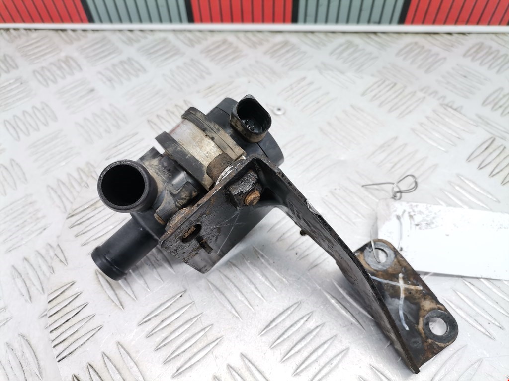 Дополнительная водяная помпа Volkswagen Touareg 1 (2002-2010)