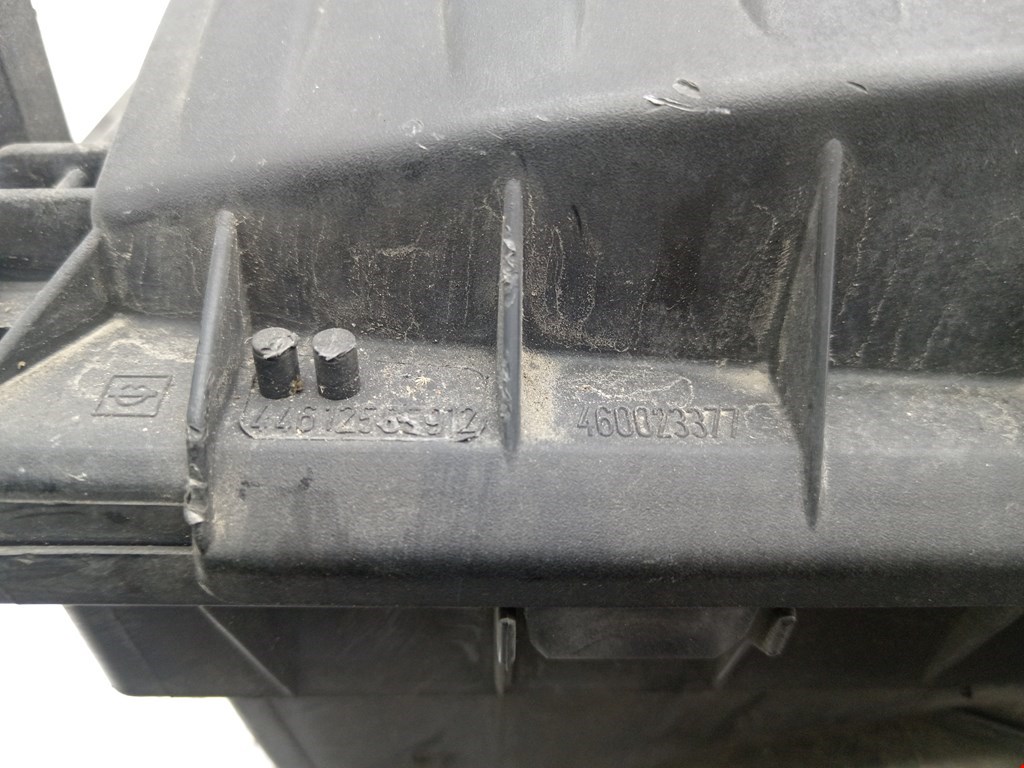 Корпус воздушного фильтра OPEL Combo C 2001-2011