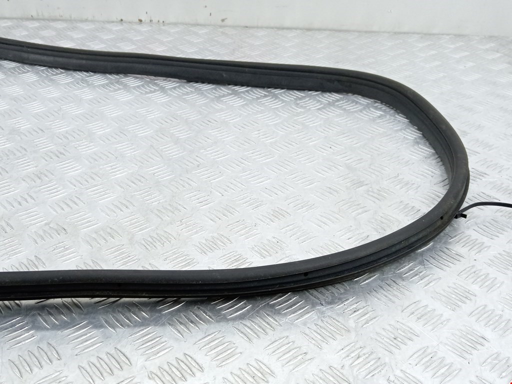 Уплотнитель двери OPEL Combo C 2001-2011